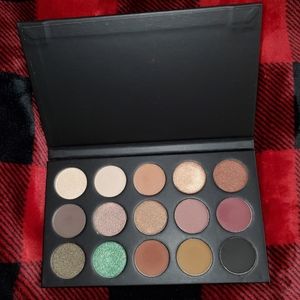 Kathleen Lights x Morphe palette